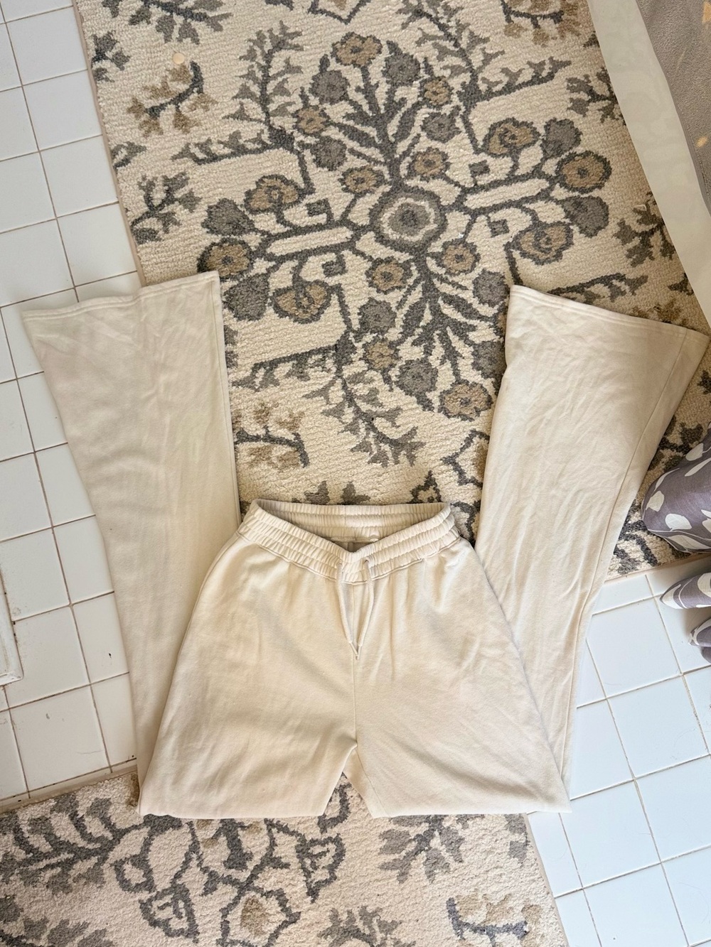Hollister Cream Wide-Leg Lounge Pants